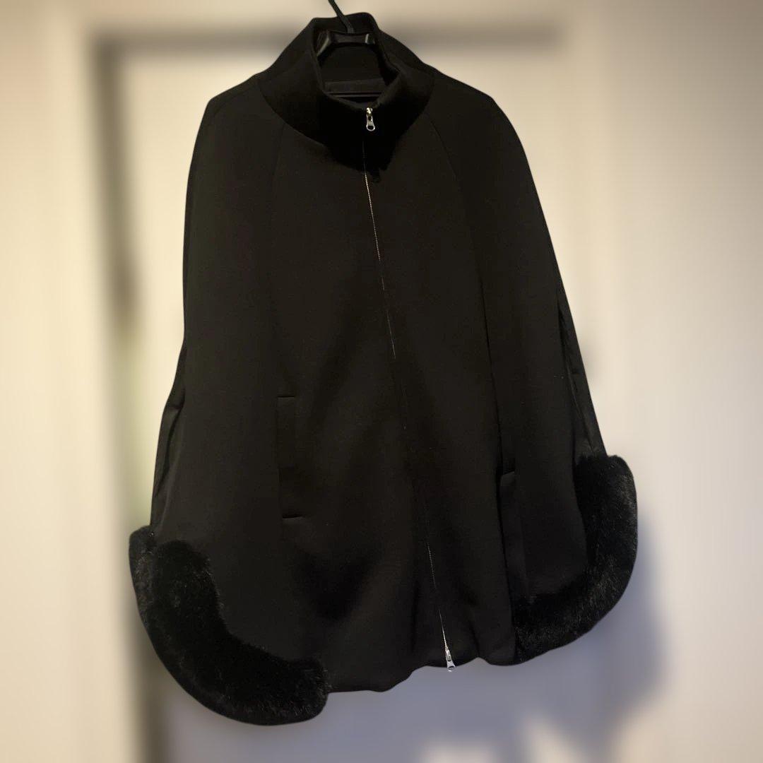 sysorus黒 フリース風 ポンチョ・ケープコート 和洋兼用 JAPAN MODE 高級 ケープ コート 無地 黒 (ファー 黒