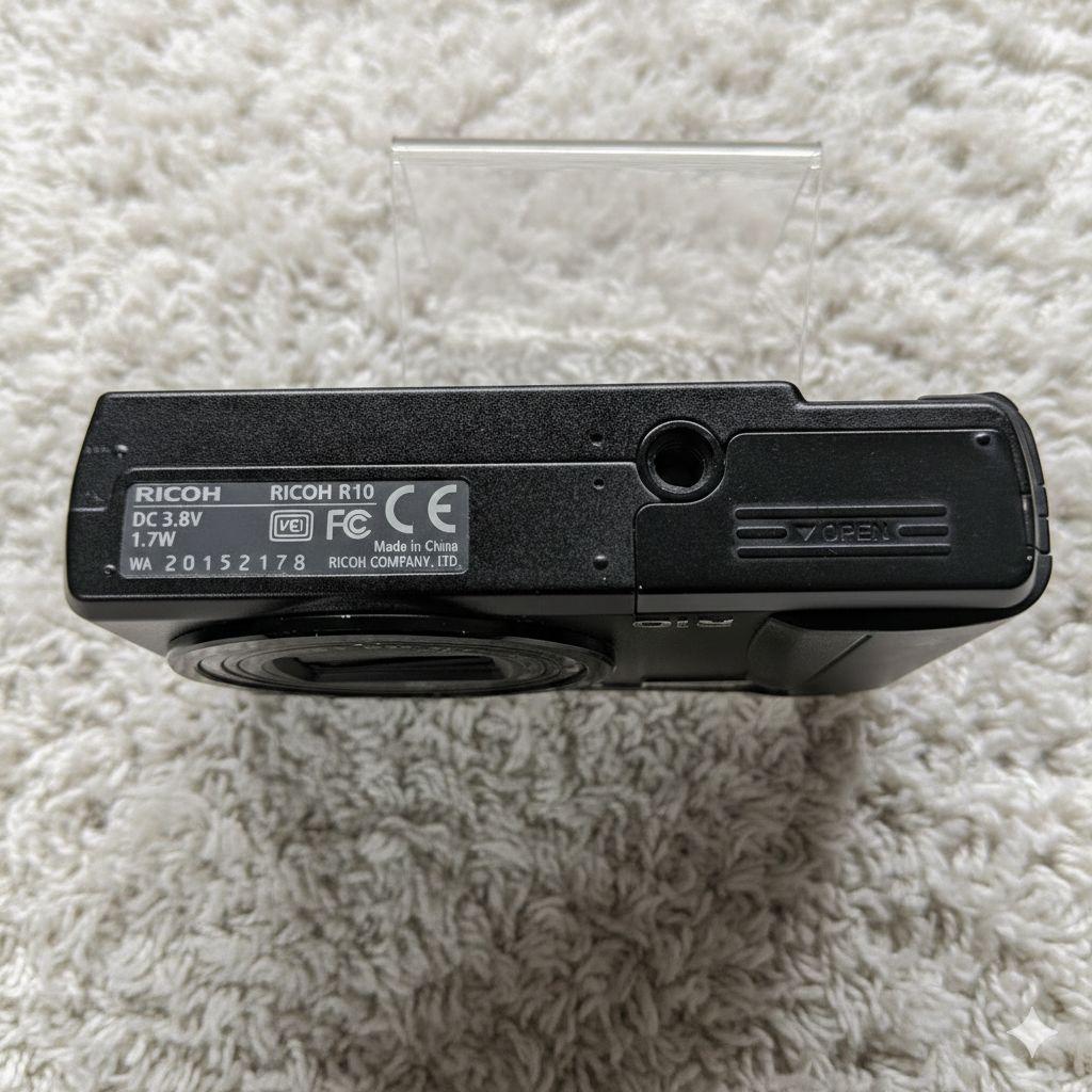 RICOH R10 コンパクトデジタルカメラ 7.1倍ズーム - メルカリ