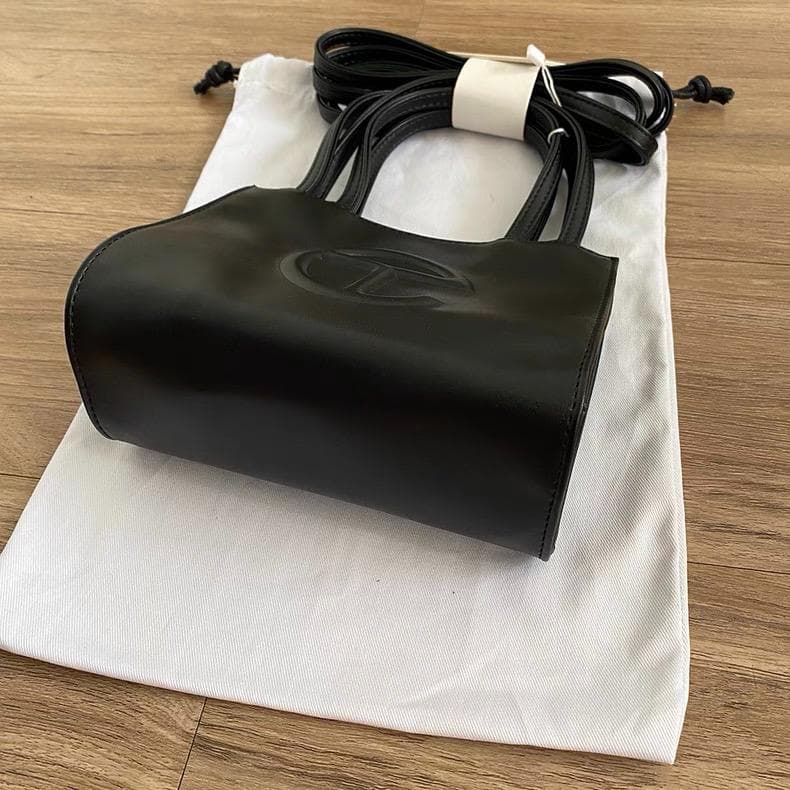 Telfar 黒 ショルダーバッグ 保存袋付きの通販はau PAY マーケット