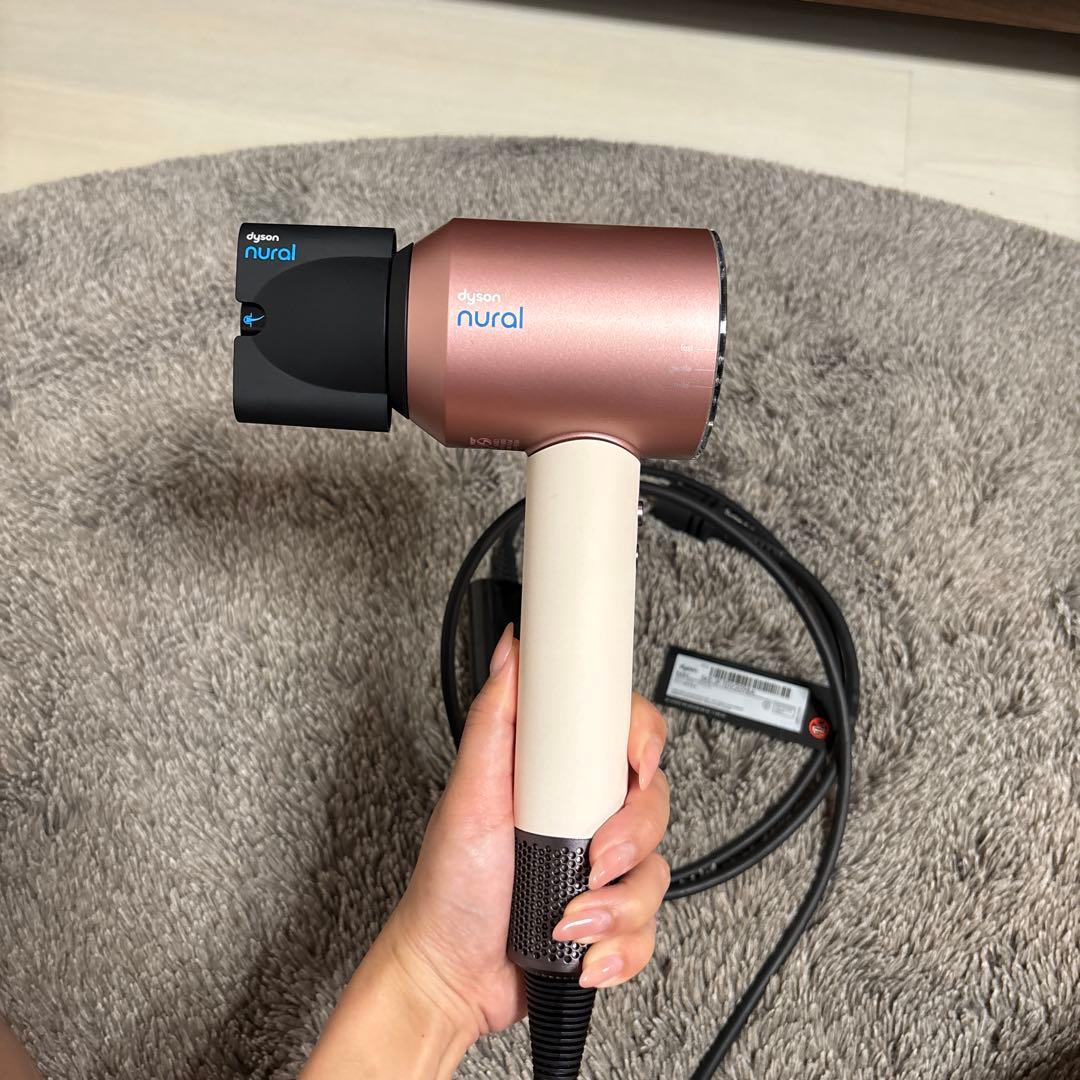ダイソンドライヤー(HD16 VLP) セラミックピンク - メルカリ