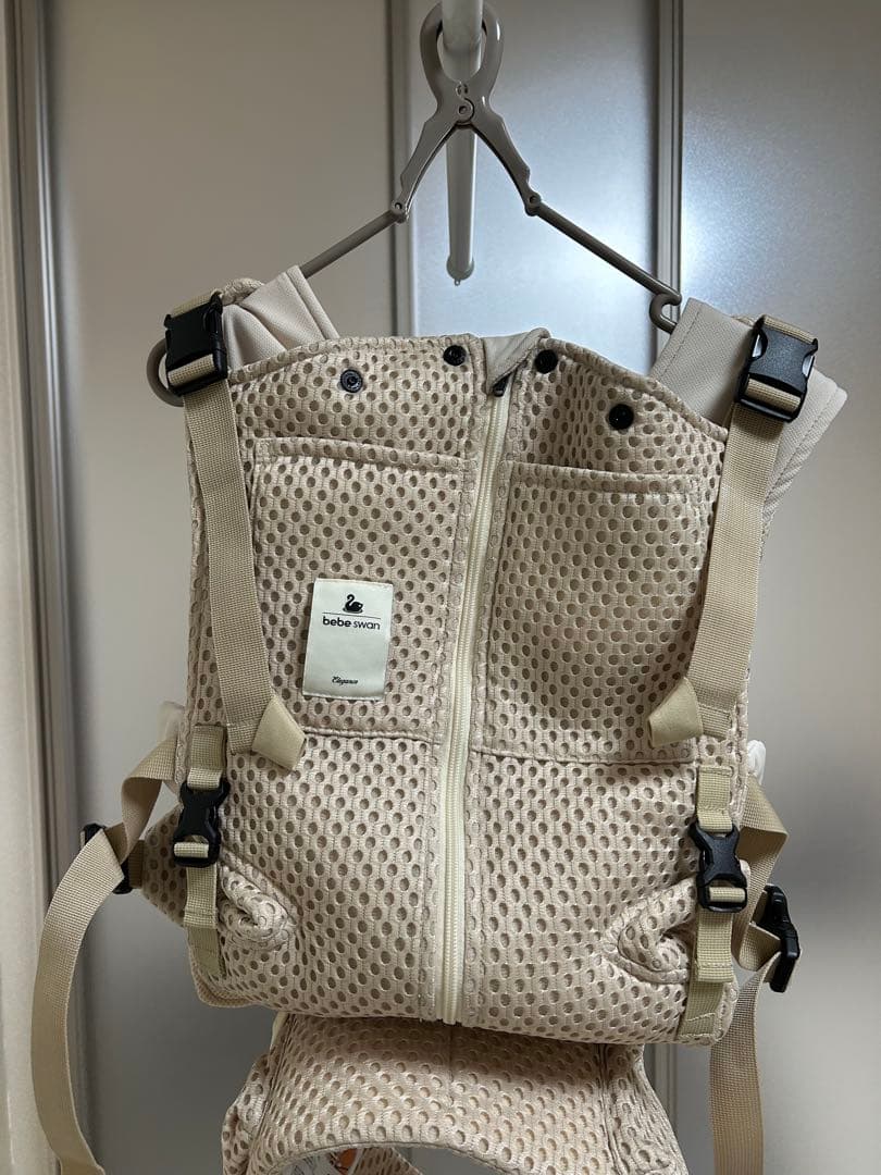 bebe swan(べべスワン)抱っこ紐(ひも)サンドベージュ - メルカリ