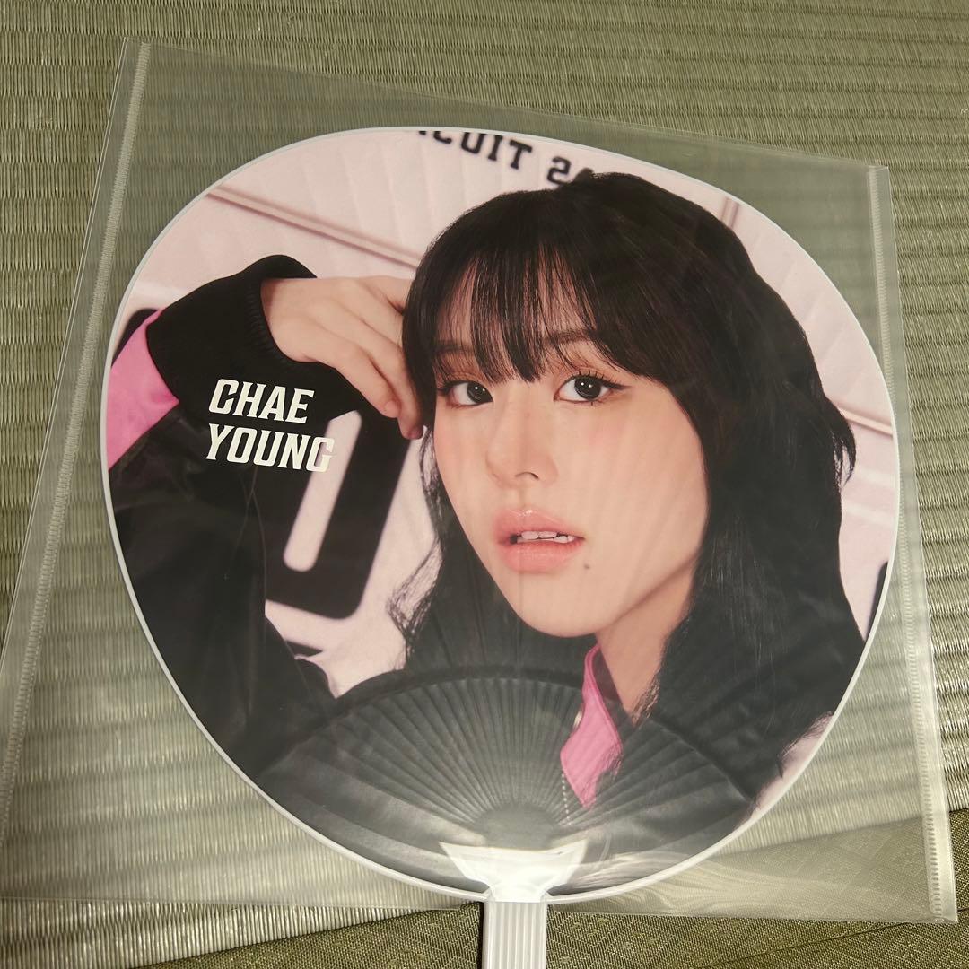 TWICE チェヨン うちわ READY TO BE JAPAN - メルカリ