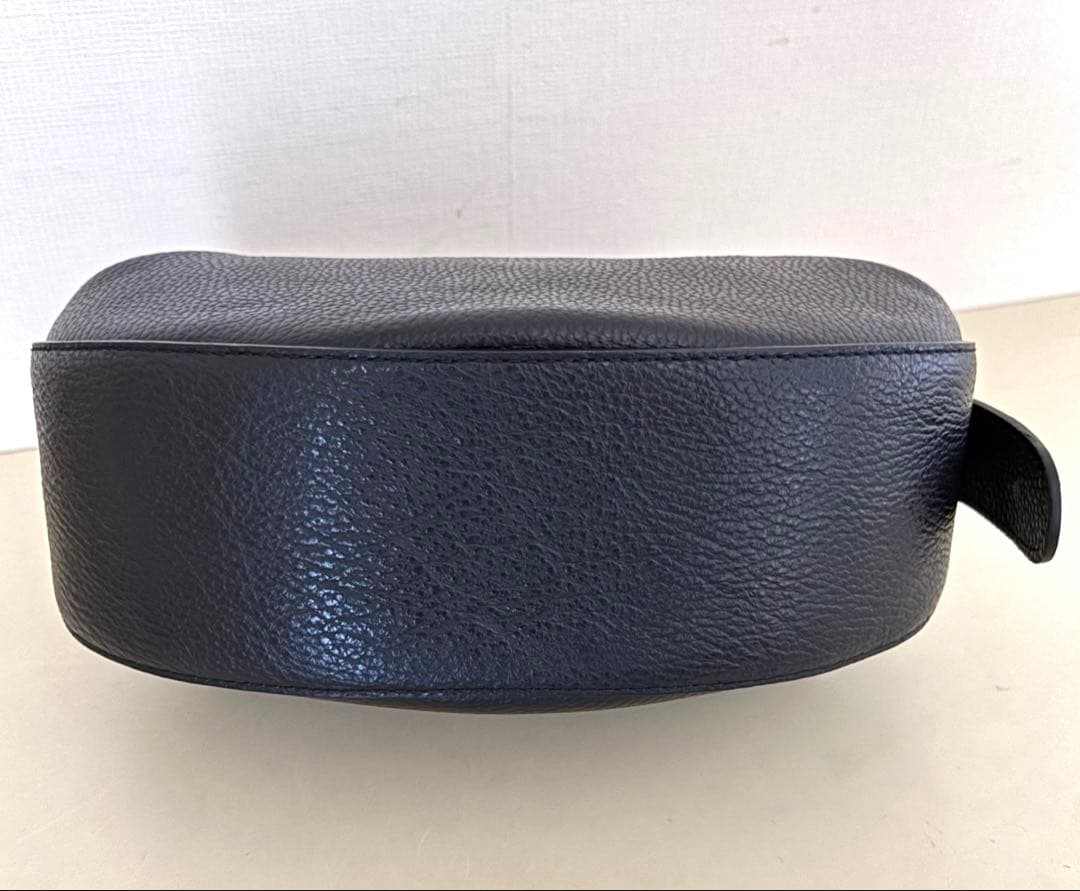 美品 BEARDSLEY ビアズリー 本革 ラウンドミニバッグ 黒 セレモニー