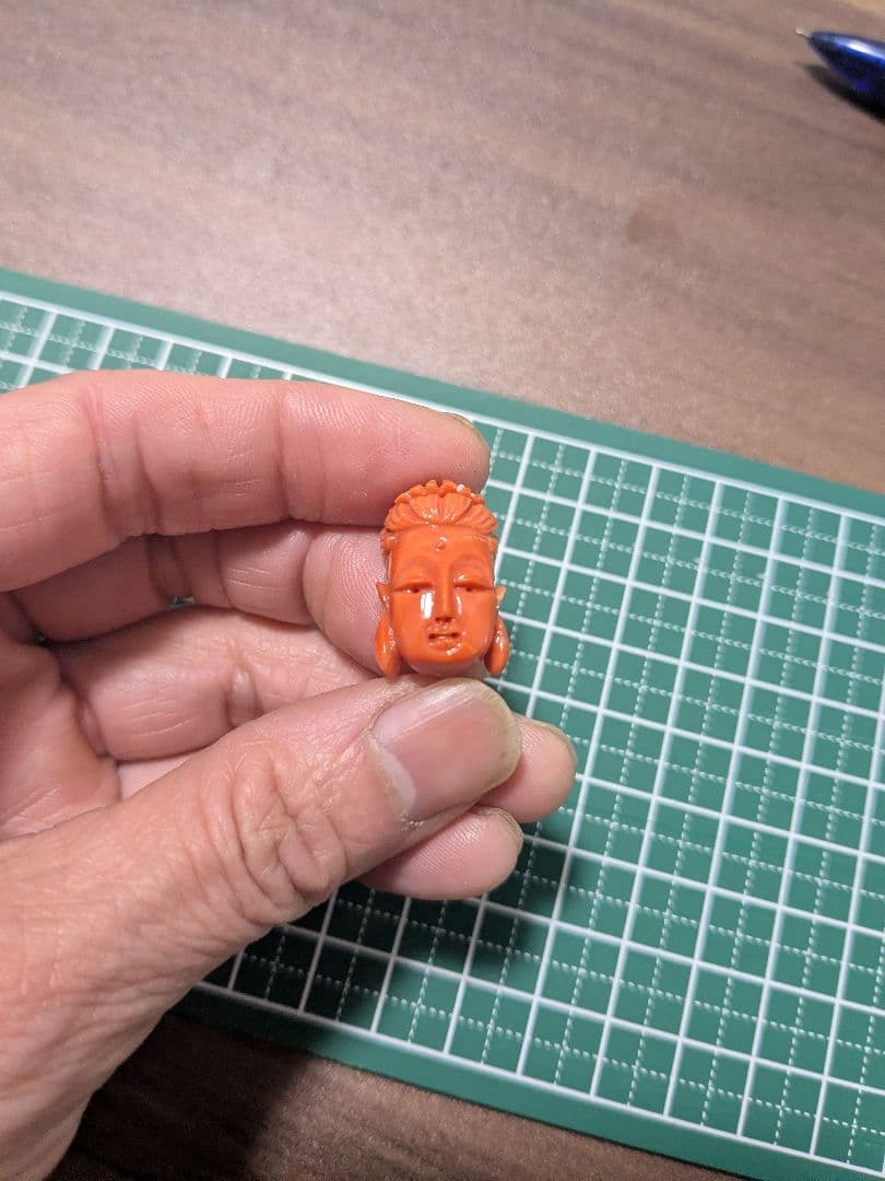 赤珊瑚 観音様彫刻ペア - メルカリ