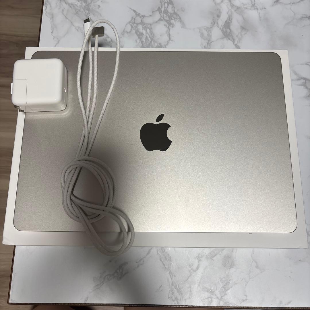 Apple MacBook Air M2 スターライト　本体 充電器付き　箱付き MacBook Air 13インチ Apple M2チップ搭載モデル [2022年モデル /SSD