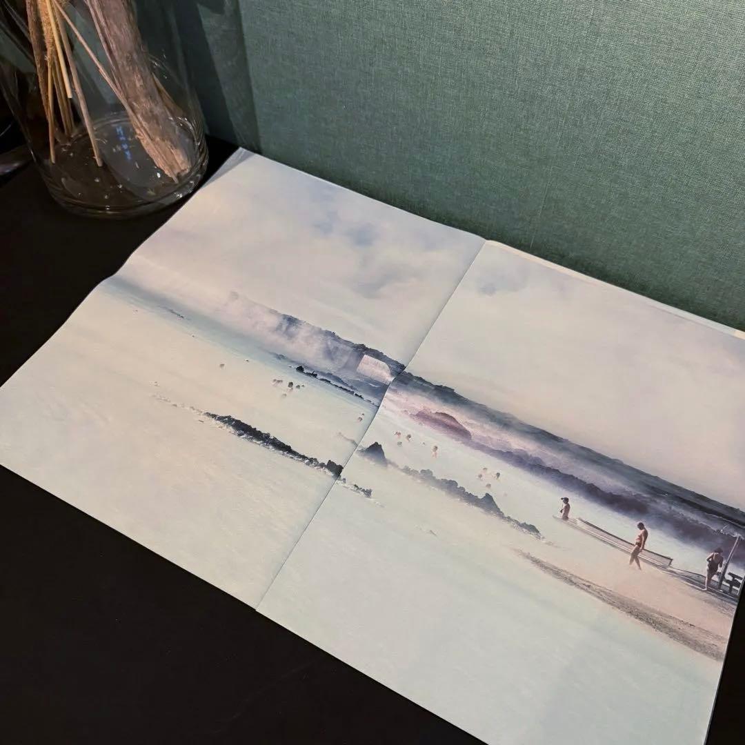 2000年発行 美品Roni Horn アート新聞 ポスターAgnès b. - メルカリ