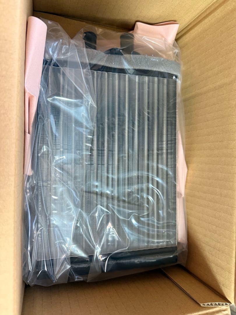 ISUZU ギガ ヒーターコア 8-98238475-0 新品 - メルカリ