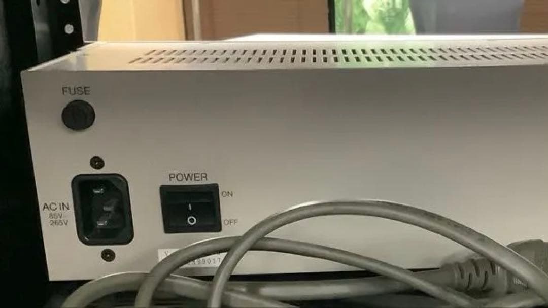 ヤマハ アナログミキサーMV800 とVU メーター 6uラックのset - メルカリ