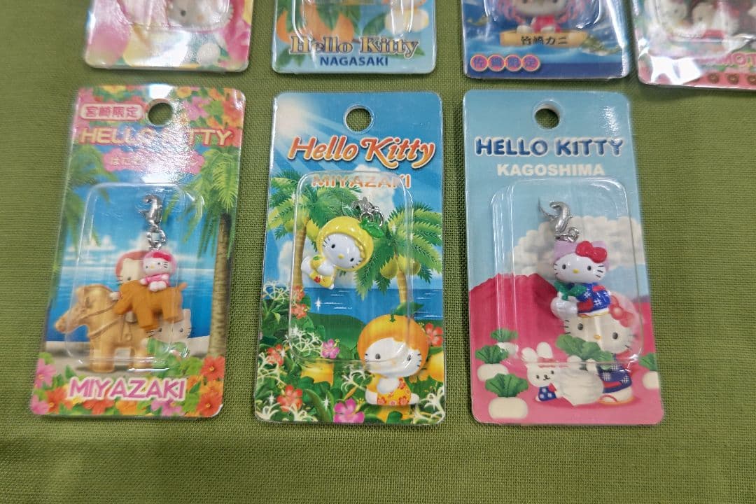 ご当地ハローキティ ファスナーマスコット九州地域限定 13個まとめ売り