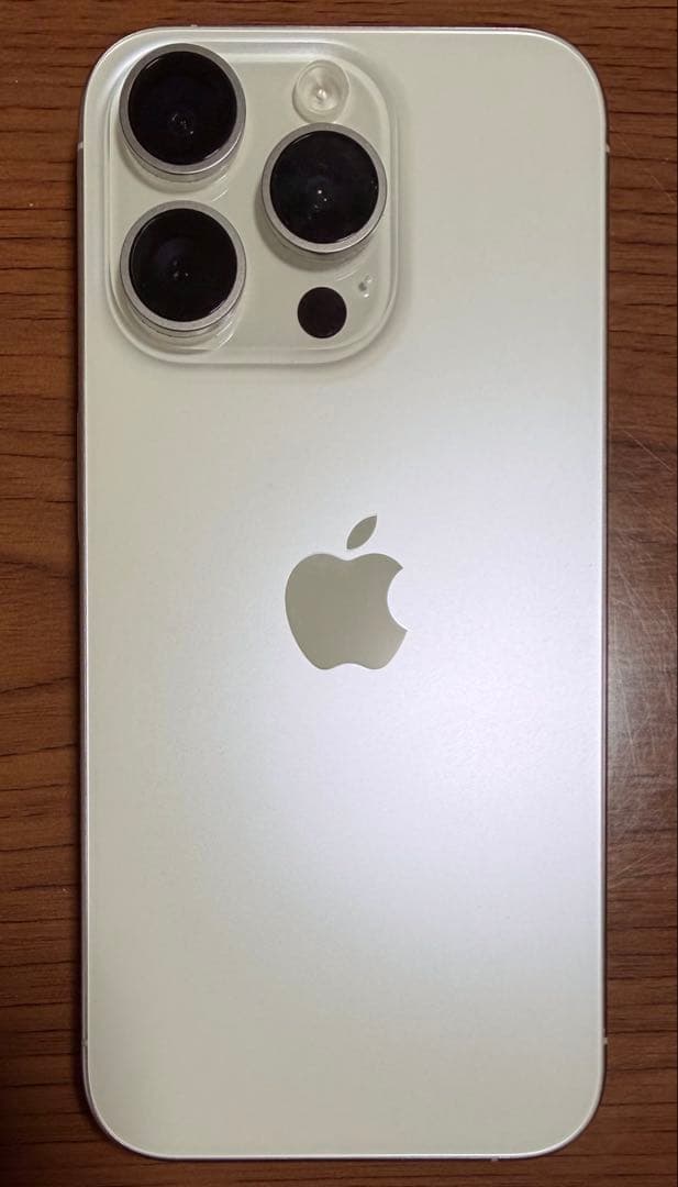 【超美品】Apple iPhone 15 Pro ホワイトチタニウム 256GB Amazon.com: Apple iPhone (Renewed Premium) 15 Pro, US Version