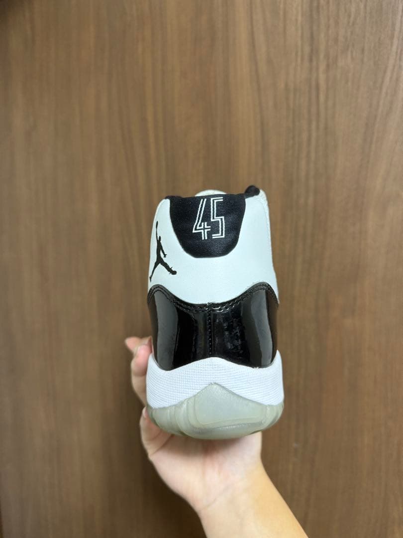 ナイキ エアジョーダン11 レトロ / ホワイト ブラック 26.5cm