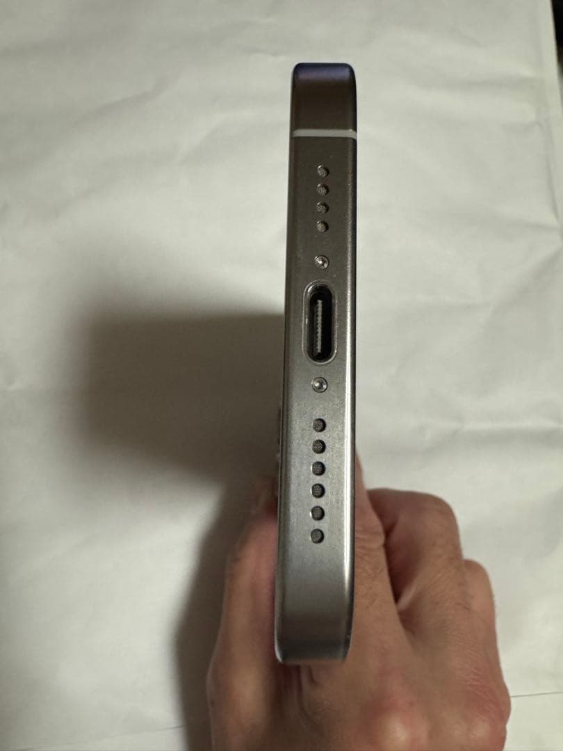 iPhone15promax 1.02TB バッテリー89% 赤ロム保証 白