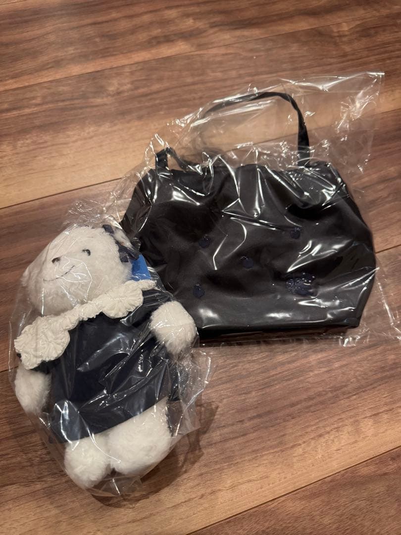 m*i様 【familiar ×yori】マシュマロミニバッグ マスコットセット 受注販売】マシュマロミニバッグ〈yori × familiar〉 | ファミリア公式