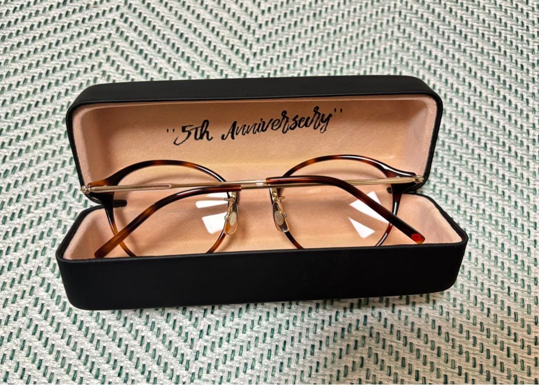 新品未使用品 Nissy N5 UV加工メガネ ケース・メガネ拭き・取扱説明