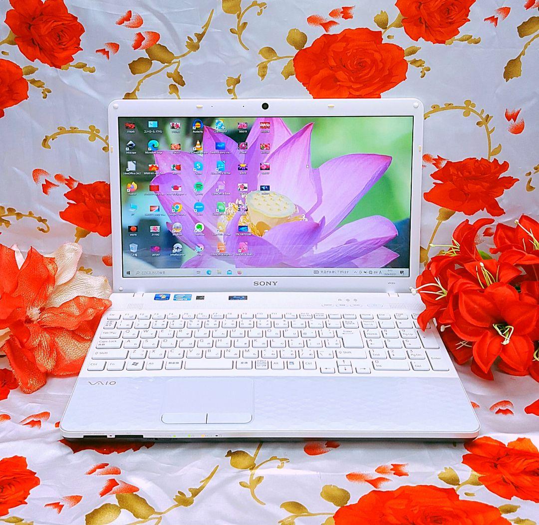 新型Win11搭載/ホワイト/DVD焼き/新品SSD256/ZOOM/ソフト多数