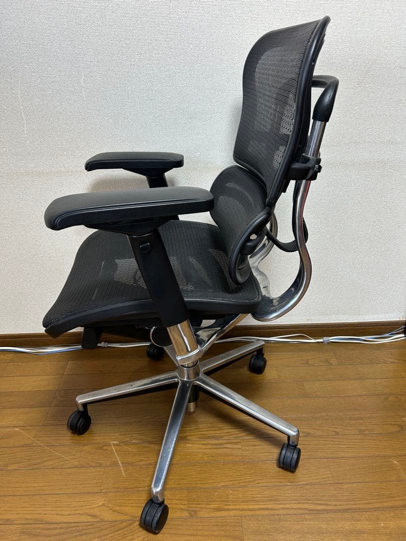 メッシュチェア エルゴヒューマン ベーシック ブラック ②予告なしに