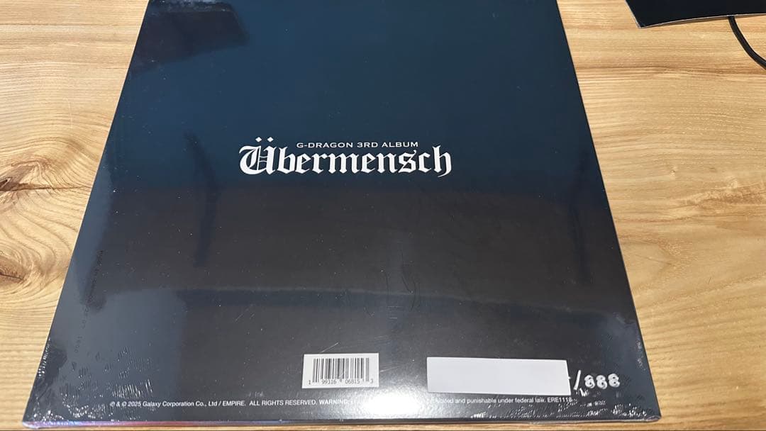 ☆全世界888枚限定☆「ÜBERMENSCH 」G-DRAGONレコード - メルカリ