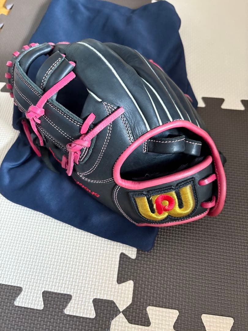 軟式グローブ 黒/ピンク Hブランド 軟式野球グローブ 黒とピンク H