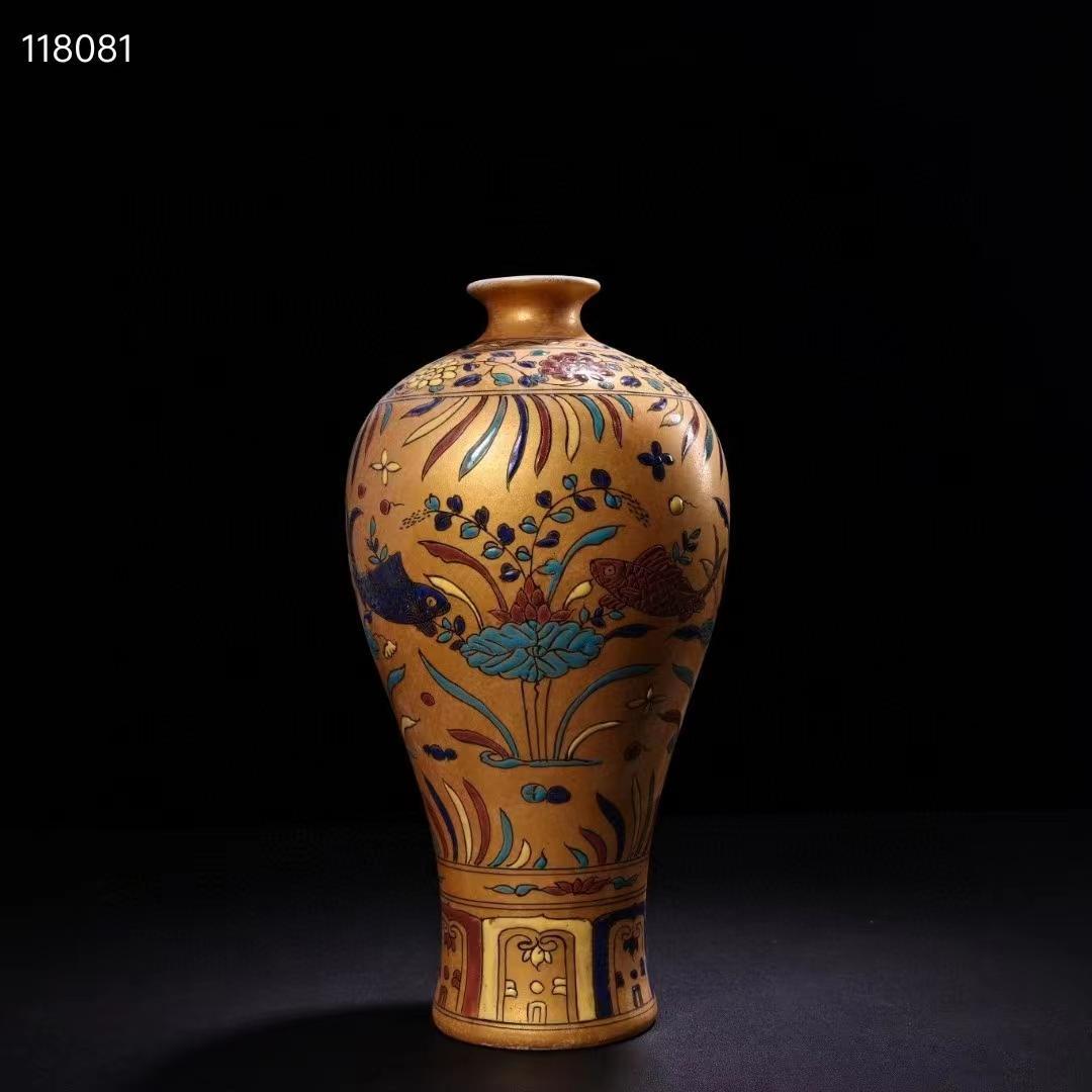 中国古美術・稀有品・純手描き金粉彩陶瓷花瓶・黑檀木箱付き・観賞瓶