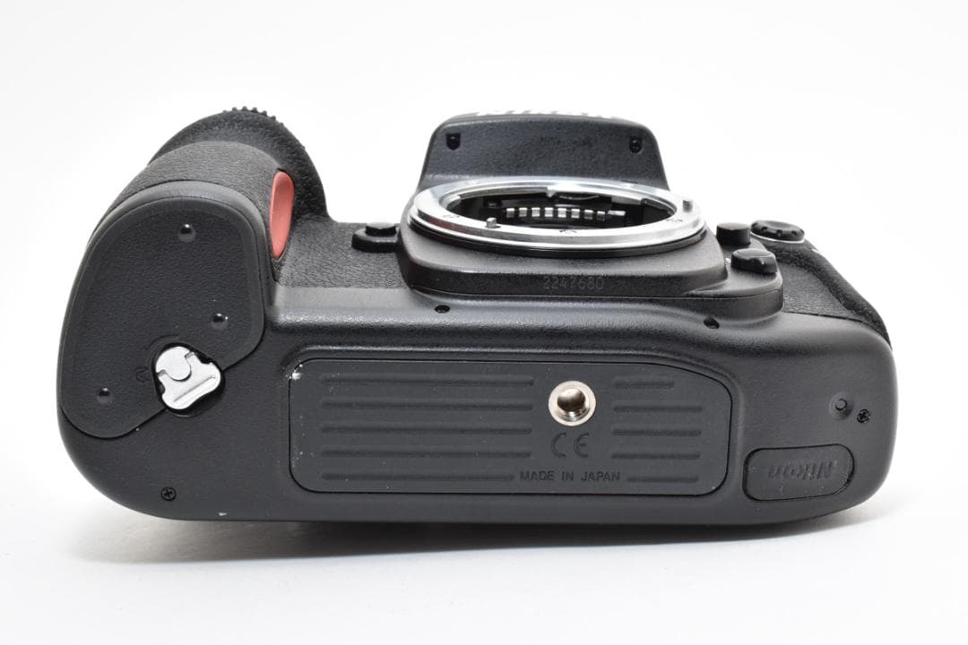 ニコン NIKON F100 ボディ フィルム一眼　《動作確認済・初期不良補償》