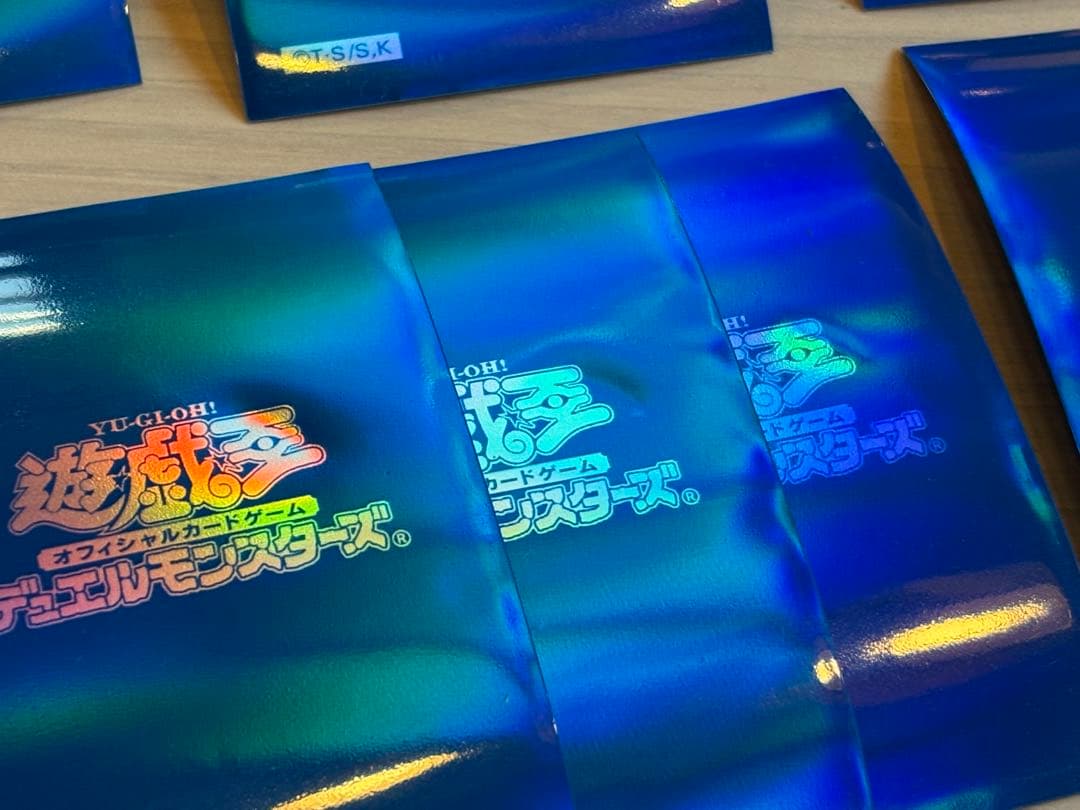 遊戯王 スリーブ 初期 ロゴ 青 ブルー 機械の叛乱 73枚