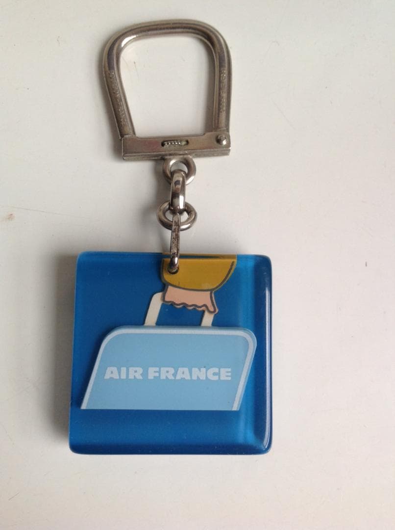 古い雑誌広告とブルボンキーホルダー エールフランス ブロカント