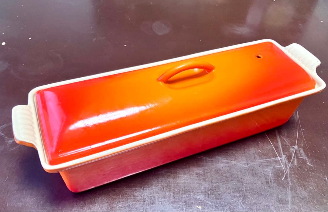 LE CREUSET ☆ル・クルーゼ☆テリーヌ型32cm☆オレンジ Amazon｜ルクルーゼ テリーヌ レクタ 32cm 鋳物 ホーロー 耐熱容器