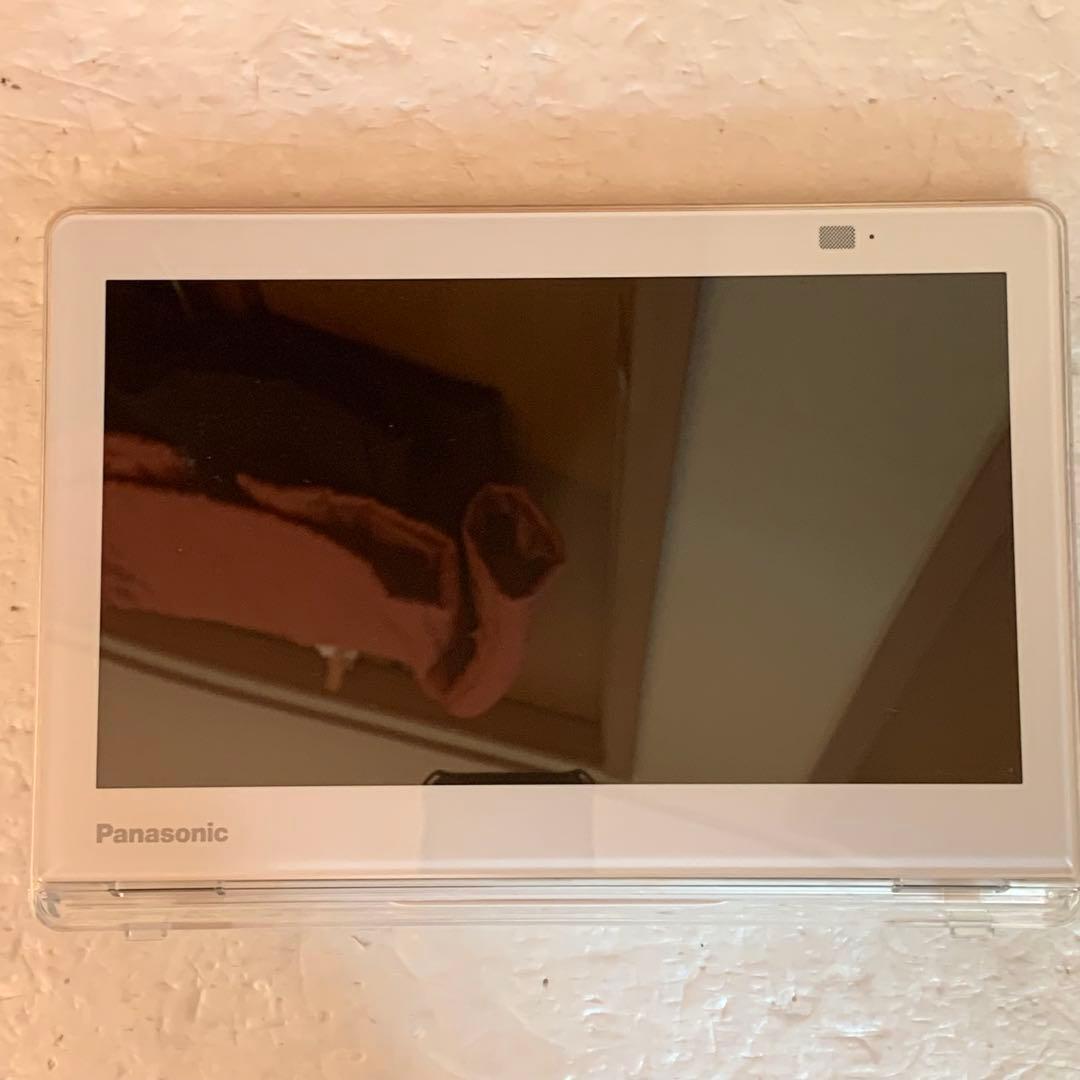 パナソニック Panasonic プライベートビエラ UN-10E8D 概要 ポータブル地上・BS・110度CSデジタルテレビ UN-10E8