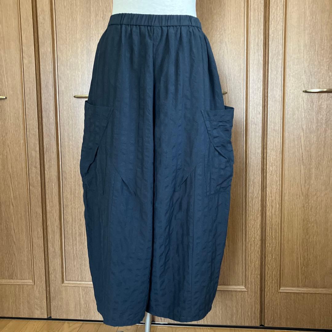 kazuringo様！ 慈雨 ポケットアクセント 凸凹生地のコクーンパンツ