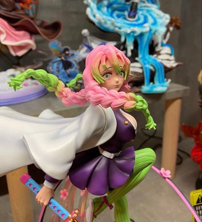 鬼滅の刃 恋柱 甘露寺 蜜璃 フィギュア ガレージキット 樹脂製 塗装済