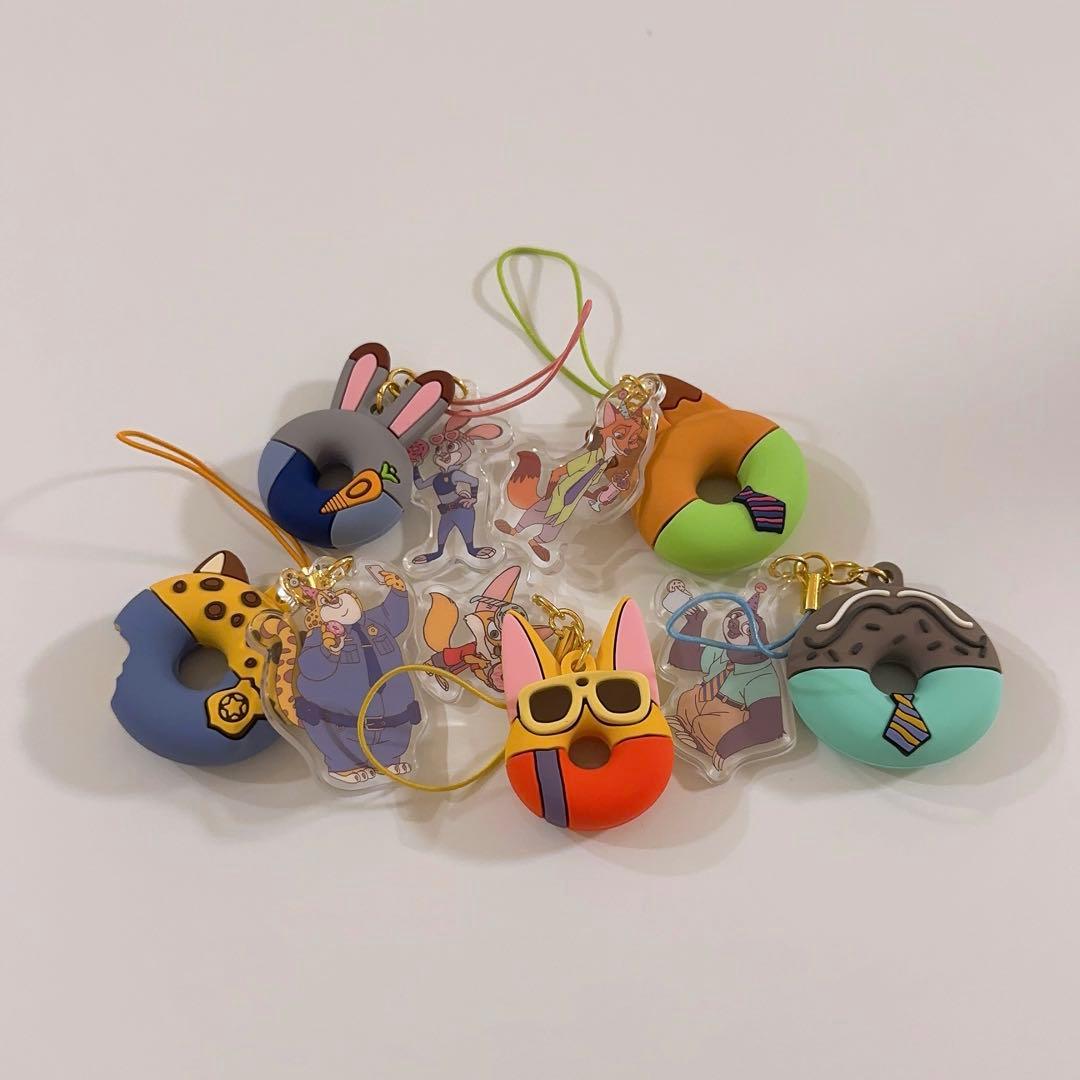 ズートピア　シークレットストラップ　コンプリートセット ディズニーストア ズートピア シークレットストラップ コンプリート