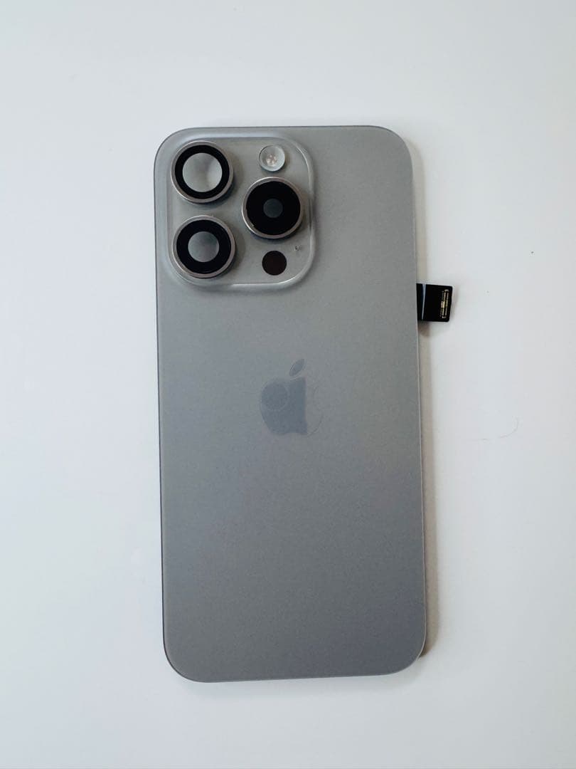 iPhone 15 Pro シルバー 本体と部品 - メルカリ