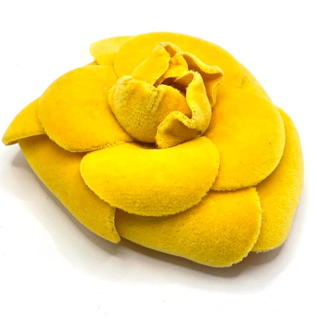 CHANEL シャネル カメリア コサージュ ピンブローチ ベロア イエロー