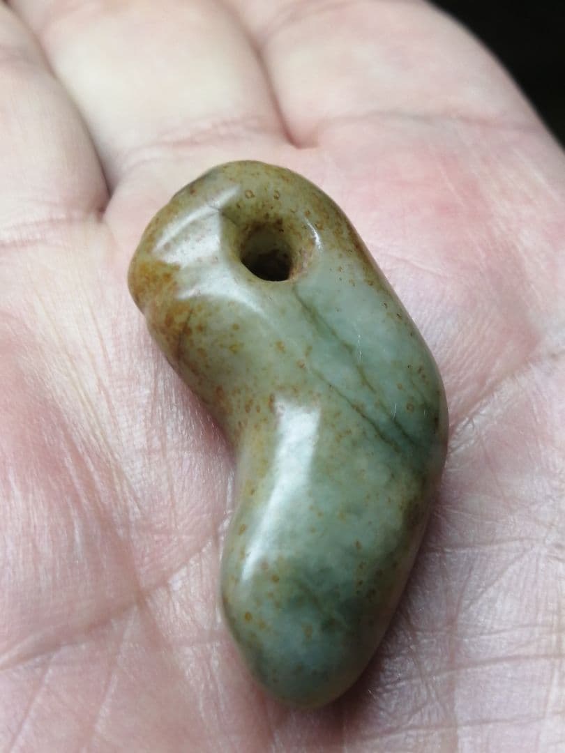 ★縄文期『古代翡翠勾玉』出土品　4.2cm 埋蔵文化財　本物の『古代翡翠』です