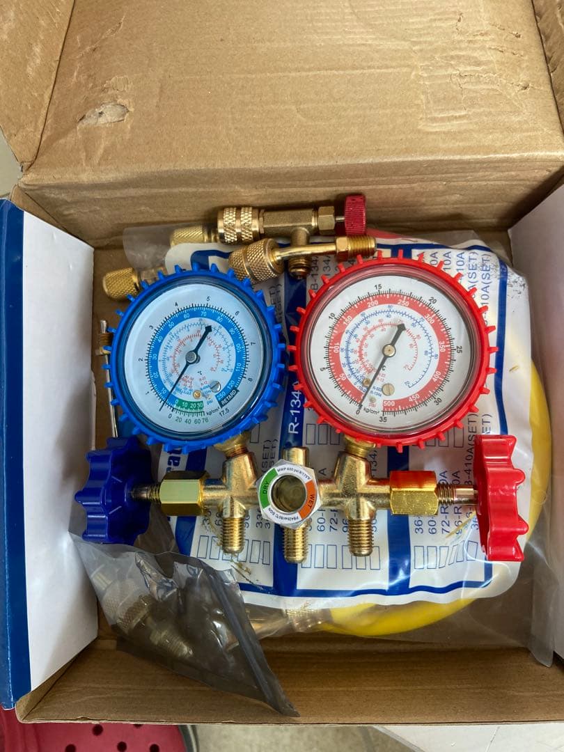 R410A冷媒とブラス製マニホールドゲージセット - メルカリ