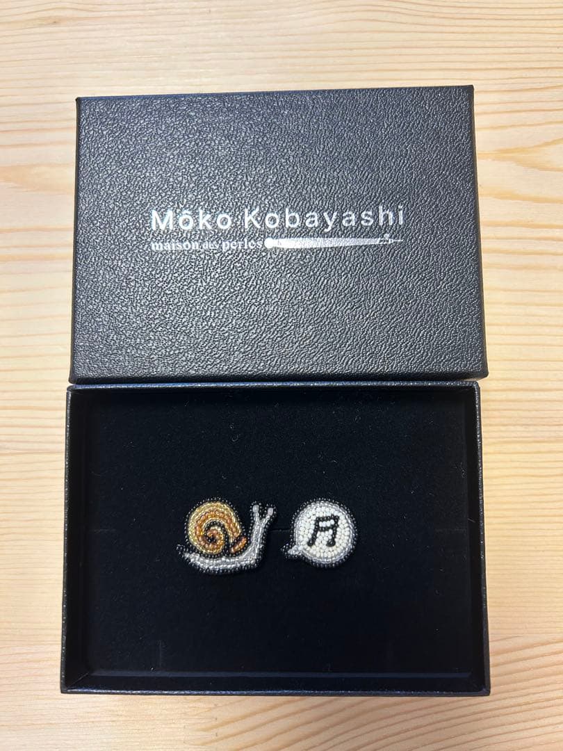 小林モー子 maison des perles カタツムリ& 音符 PIN