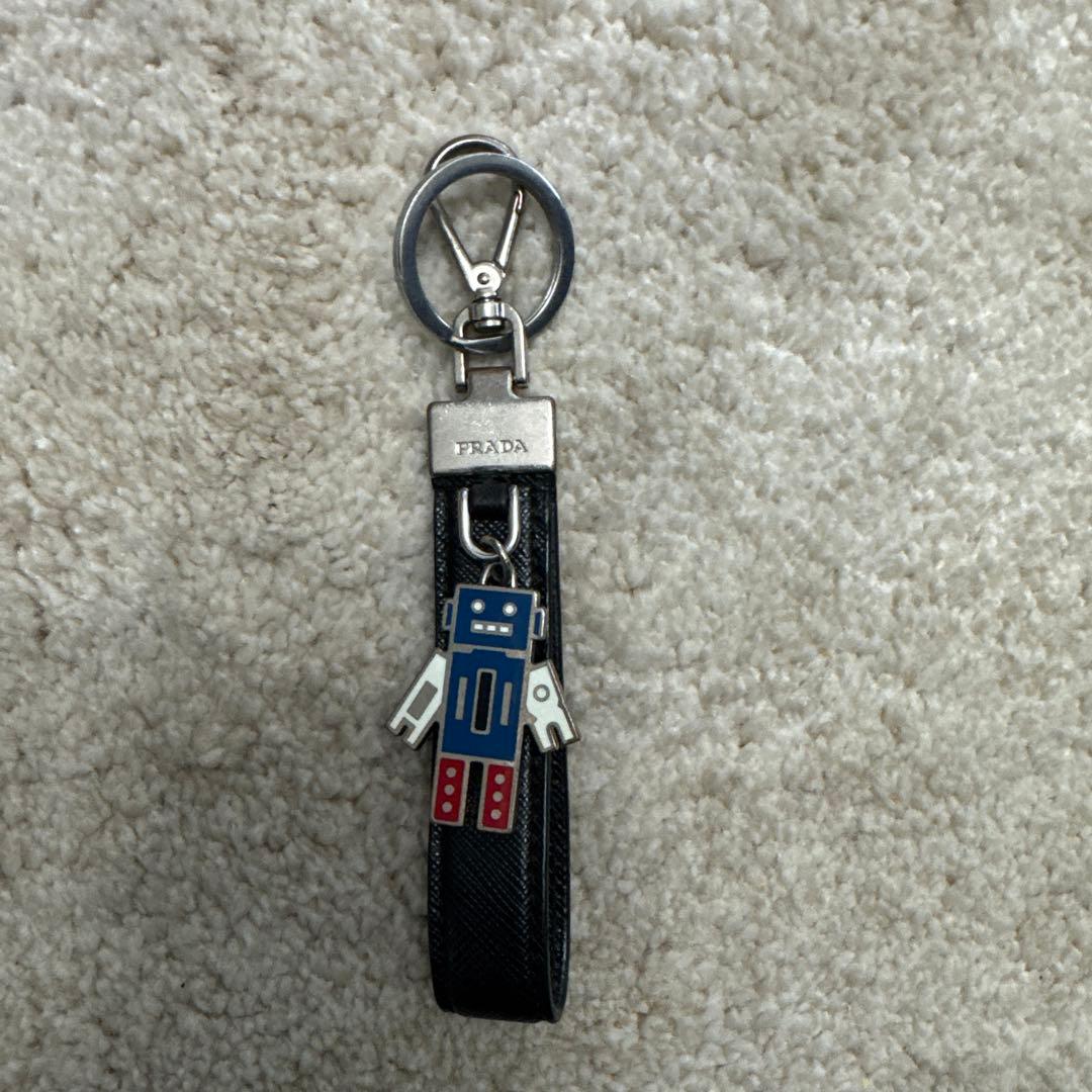 PRADA ロボット型キーホルダー ブラック PRADA（プラダ） キーホルダー キーリング チャーム バッグチャーム