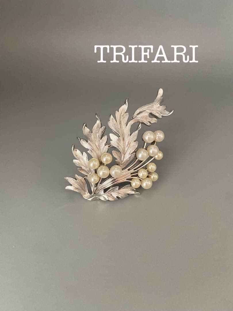 lotuscloud 2542⭐️TRIFARI トリファリヴィンテージブローチ lotuscloud 2542⭐️TRIFARI トリファリヴィンテージブローチ
