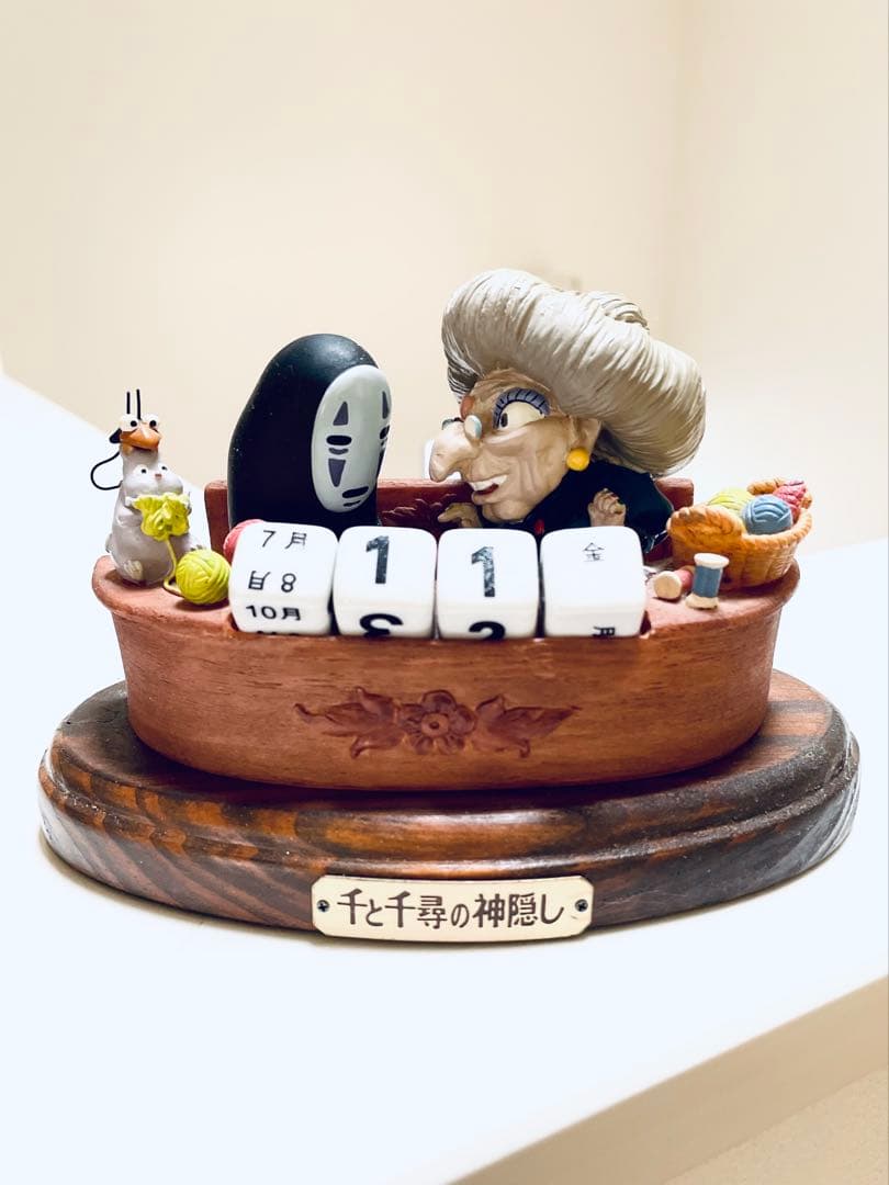 ★希少廃盤品★ 千と千尋の神隠し　万年カレンダー 楽天市場】ジブリ グッズ 千と千尋の神隠し 万年カレンダー 海原電鉄に