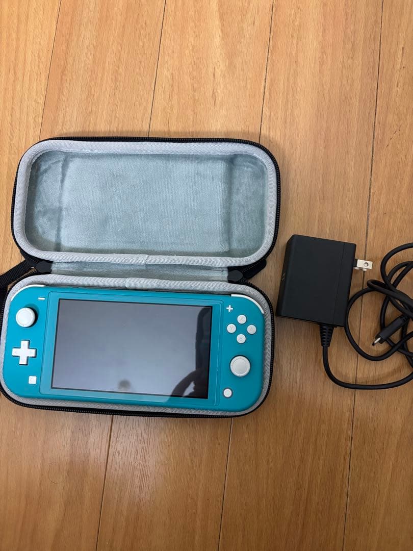 Nintendo Switch Lite ターコイズ本体 + ケース + 充電器 Nintendo Switch Lite ターコイズ 本体 充電器付き 箱付き