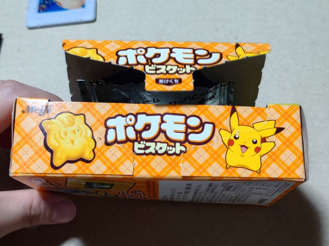Meiji ポケモンビスケット 空箱 チェック柄 金銀ピクチャーフレーム