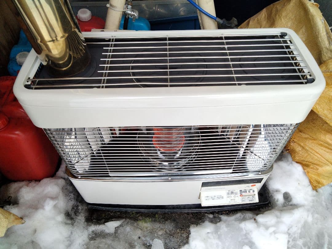 引き取り及び近郊配達限定出品！札幌発コロナ煙突式石油ストーブ2022年