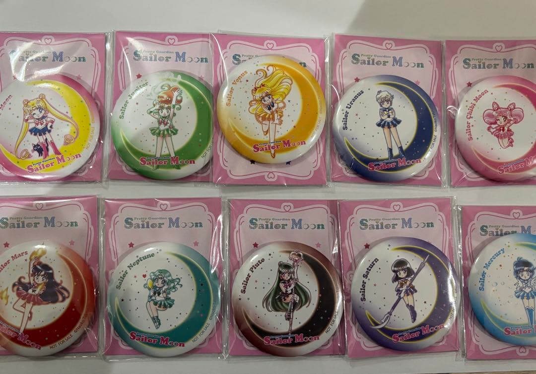 セーラームーン 缶バッジ 10個セット セブンイレブン限定 コンプリート