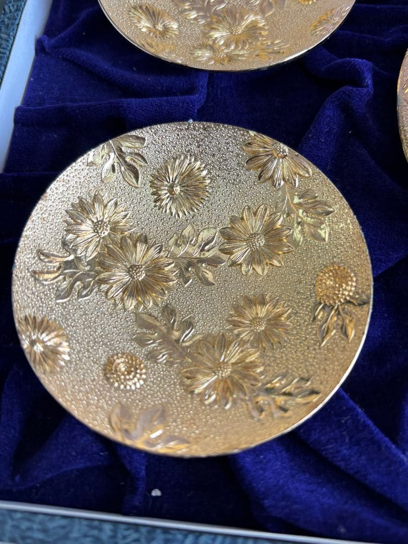 24KGP 金杯セット 日本製 宝来 縁起物 菊柄 急須 金杯 箱付き - メルカリ