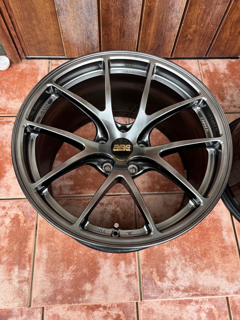 BBS RI-A 18インチ PCD114.3 10.5J ＋18