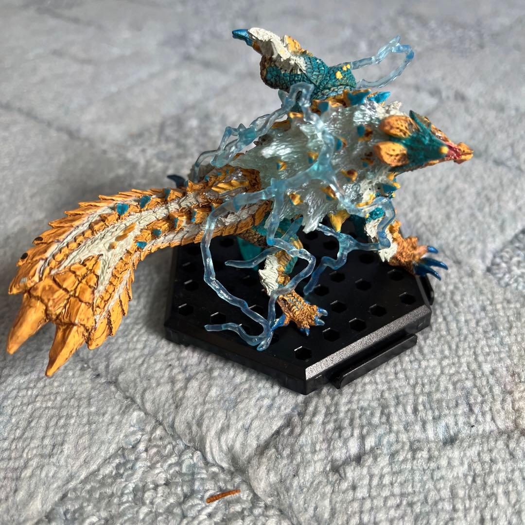 ジンオウガ(超帯電状態) スタンダードモデル Plus 怒りVer.2 - メルカリ