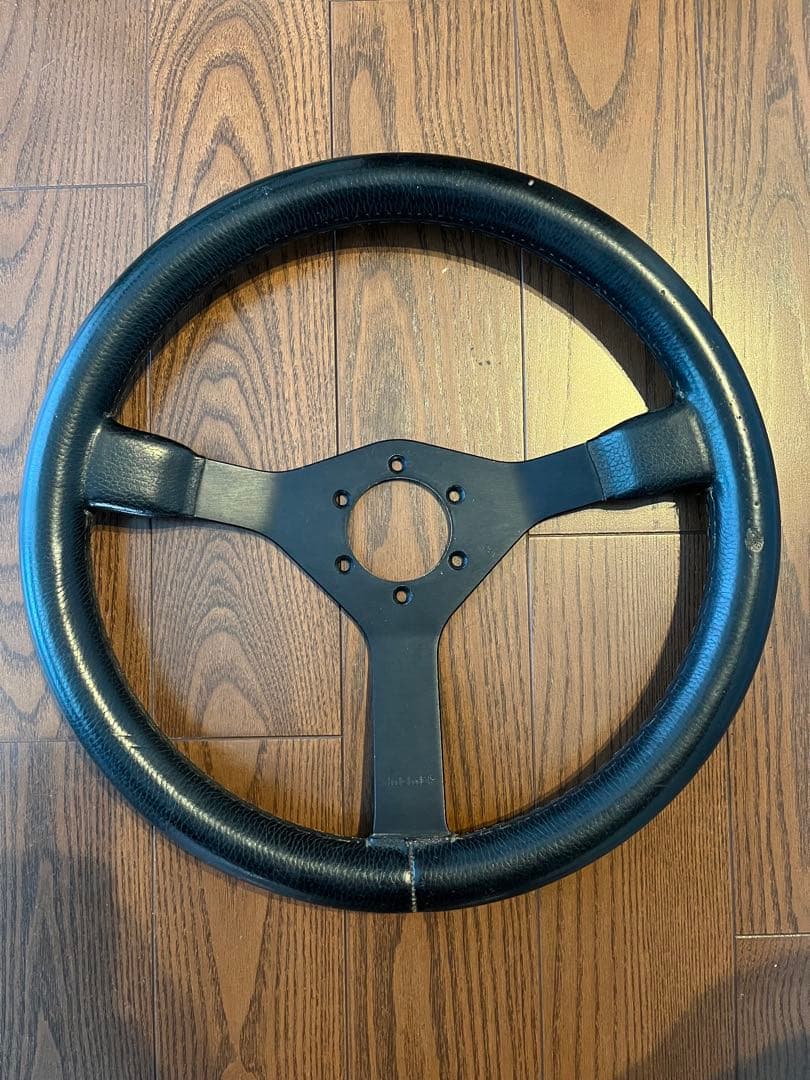 MOMO C38 ステアリング スズキジムニーJA11 スズキ純正オプション ジムニーJA11 MOMOステアリング 純正オプション + MOMOサイホーン