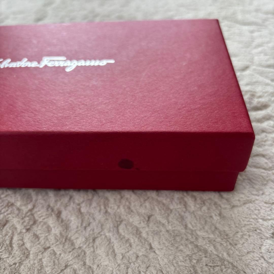 マロンJ様専用☆フェラガモ☆ 未使用スマホショルダーダブルガンチーニ