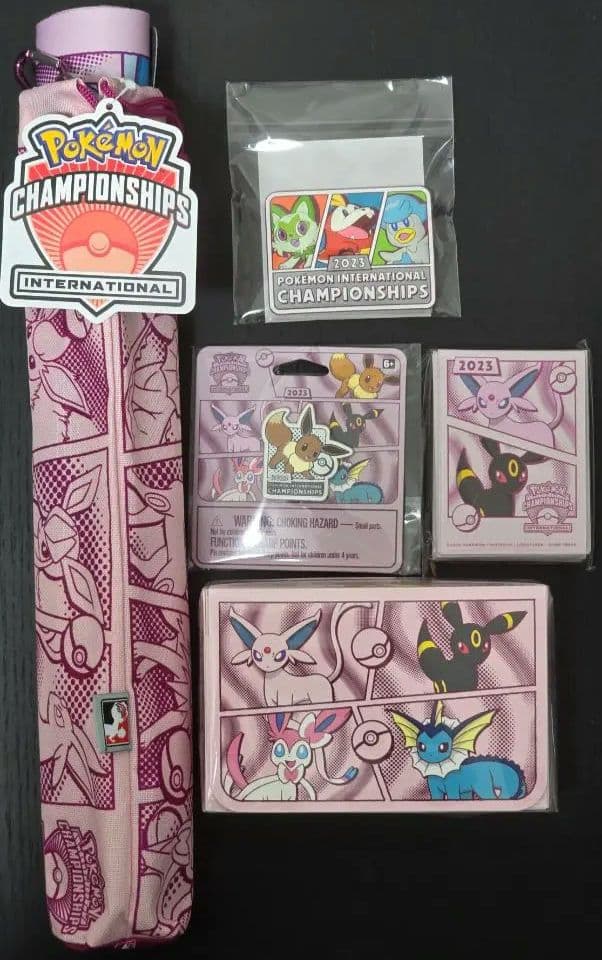 EUIC限定 ブイズ販売品セット プレイマット デッキボックス 他 EUIC限定 ブイズ販売品セット プレイマット デッキボックス 他