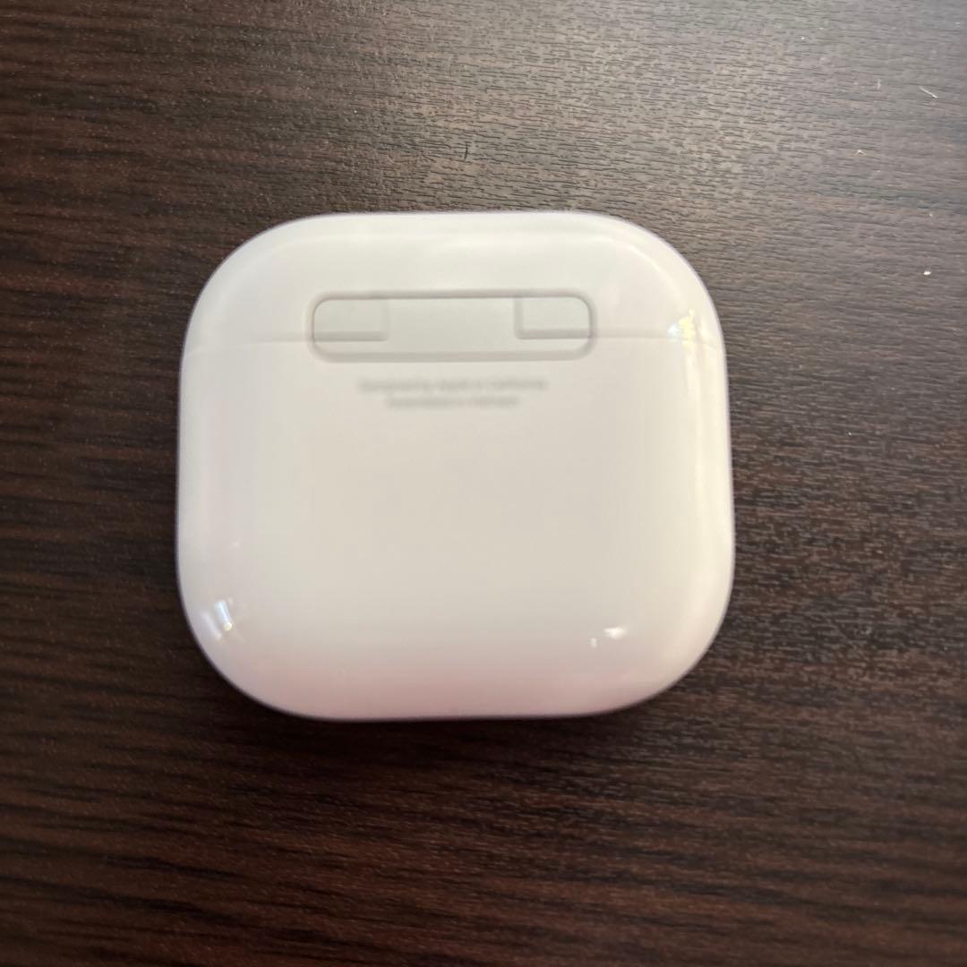 AirPods4本体 ホワイト 充電ケース付き - メルカリ